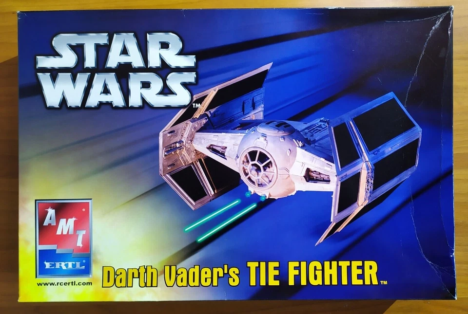 STAR WARS AMT - ERTL Dart Vader's TIE FIGHTER MODEL KIT - Immagine 1 di 4