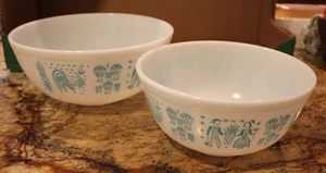 Vintage Pyrex Turquoise Amish Butterprint Set of 2 Mixing bowls (404 & 403) - Picture 1 of 8