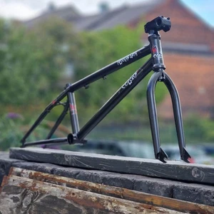 Kit de auriculares Colony Bloody Oath 20 aniversario marco horquilla vástago negro - Imagen 1 de 9