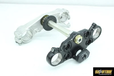 08-20 SUZUKI HAYABUSA ПЕРЕДНИЕ ВИЛКИ ВЕРХНИЙ ЗАЖИМ НИЖНИЙ ТРОЙНОЙ СТЕРЖЕНЬ ДЕРЕВА ЗАЖИГАНИЕ - Изображение 1 из 4