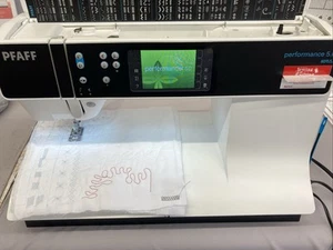 PFAFF Performance 5.0 Sewing Machine - NICE! Near Mint condition ** - Picture 1 of 8