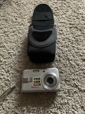 Samsung Digital Camera Digimax L60 6.0MP Silver Repair Spare GC - Image 1 of 4