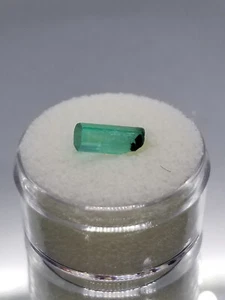 Emerald , (Natural Raw earth mined ) no enhancement 1.7ct - Picture 1 of 5