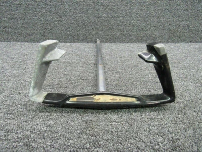 602113-501 美国航空 AA-1A 控制轮 LH / 右握(L:21-3/8”,D:0.75) — 第 1/4 张图片