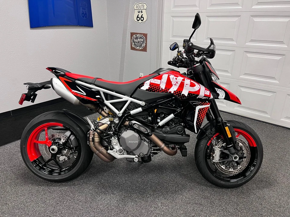 2022 Ducati Hypermotard  - Изображение 1 из 4