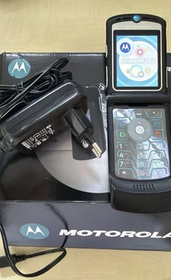 Motorola RAZR V3 Komplett Mit OVP Garantie Händler Schwarz Mit Box Gebraucht - Bild 1 von 4