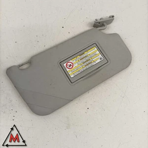 Aletta parasole destra con specchio per Ford Fiesta Mk6 2008-2017 usata (85147) - Picture 1 of 6