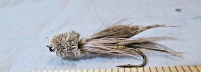 Señuelo cebo mosca vintage de pesca con mosca con ratón atado a mano 1 1/2 pulgada Foto 1 de 4