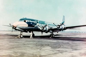 Douglas VC-118 - The Independence - Truman Presidential Aircraft - Photo Magnet - Picture 1 of 2