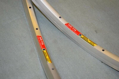 Conjunto de aro ARAYA AR-713 700C 28"" alumínio parede dupla 32 furos 622x15 clincher  - Imagem 1 de 4