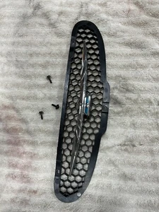 1996 1997 Ford Thunderbird TBird Grill Assembly Grille OEM Lx Sport - Picture 1 of 5