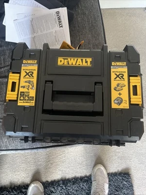 Dewalt DCF620D2K 18V Drywall Screw Gun - Image 1 of 3