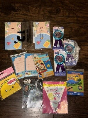 Paquete de 11 suministros y decoraciones de fiesta surtidos/mezclados Foto 1 de 4