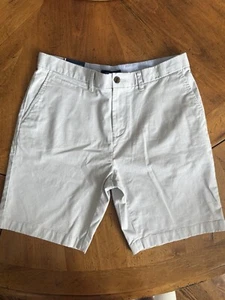 Tommy Hilfiger Men’s Khaki Shorts 33” Waist 9” Inseam NWT - Picture 1 of 3
