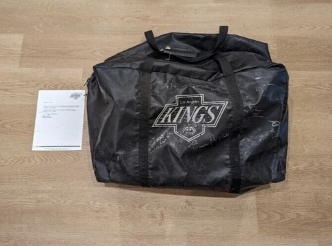 Los Angeles Kings player hockey bag - Pro Stock Gretzky era, signed!! Cover