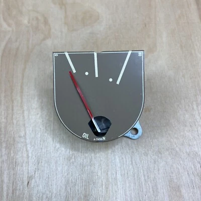 NOS 1946 WILLYS 卡车站车 1947 年弗雷泽油压表棕褐色脸 — 第 1/4 张图片