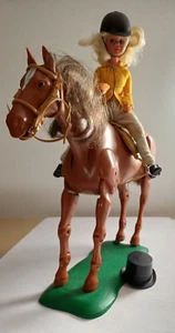 Pedigree Gelenk-Pferd mit Reiterin - 1976 - Set: "Anna und Happytime" - Bild 1 von 24