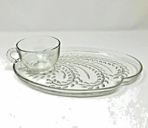 Vtg Antique FEDERAL GLASS CO. HOMESTEAD SNACK LUNCHEON PLATES & CUPS; SET/4 NEW - Bild 1 von 8