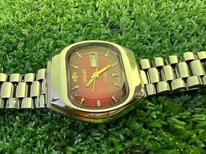 1980's Vintage Orient Watch Red Men's 38mm Squared Rare Day-date Japan w/box - Picture 1 of 15