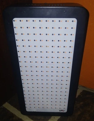 50 60 HZ 600 WATT GROW LIGHT 100-240 VOLT - Image 1 of 4