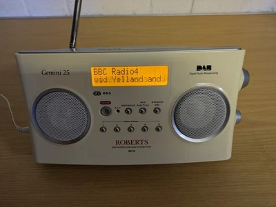 Rádio portátil Roberts DAB Radio Gemini 25 RD-25 - Imagem 1 de 4
