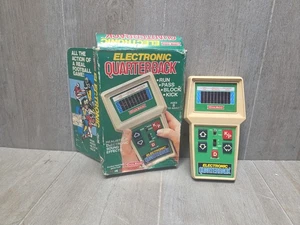 COLECO ELECTRONIC QUARTERBACK VINTAGE 1978 HANDHELD GAME W/ BOX - Picture 1 of 6