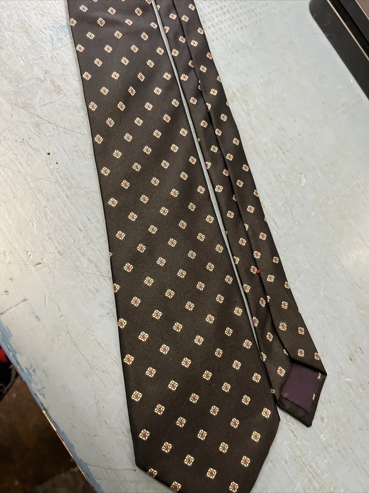 nogal made in usa negro con corbata de diamantes. AD Foto 1 de 4