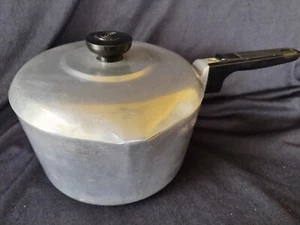 Vintage Wagner Ware Magnalite 4683P 3 Qt Aluminum Saucepan With Lid - Picture 1 of 10