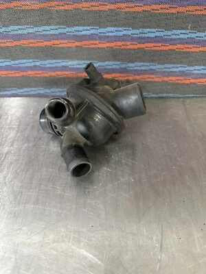 BMW 535i 550i 650i 750i F01 F10 F12 2011-2016 carcasa termostato refrigerante motor* Foto 1 de 3