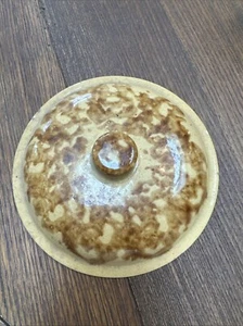 Vtg Yellowware Rockingham Glaze Covered Casserole Baking Lid Spongeware - Picture 1 of 3