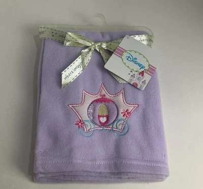 NUEVO CON ETIQUETAS Disney Corona Artesanía Princesa Carro Lavanda Púrpura Vellón Manta Bebé Foto 1 de 4