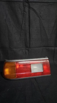 Lanterna traseira esquerda do motorista compatível com 78-84 BMW 735I fabricante de equipamento original - Imagem 1 de 4