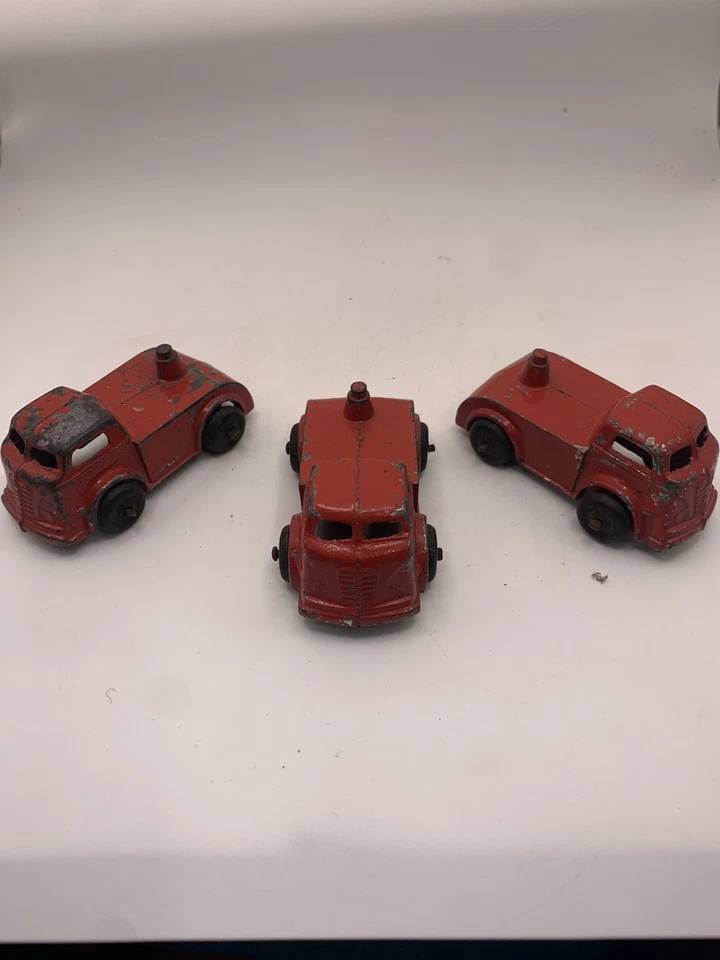 Lote de 3 camiones de juguete de hierro fundido ARGO Jay de colección estilo camión de bomberos rojo hechos en EE. UU. Foto 1 de 4