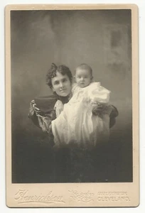 A JOYFUL MOM AND HER BABY : CLEVELAND, OHIO : (CABINET CARD) - Picture 1 of 3