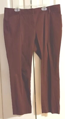 Worthington Size 8 Petite Burgundy Capri Pants, Preowned excellent condition.  - Image 1 of 2