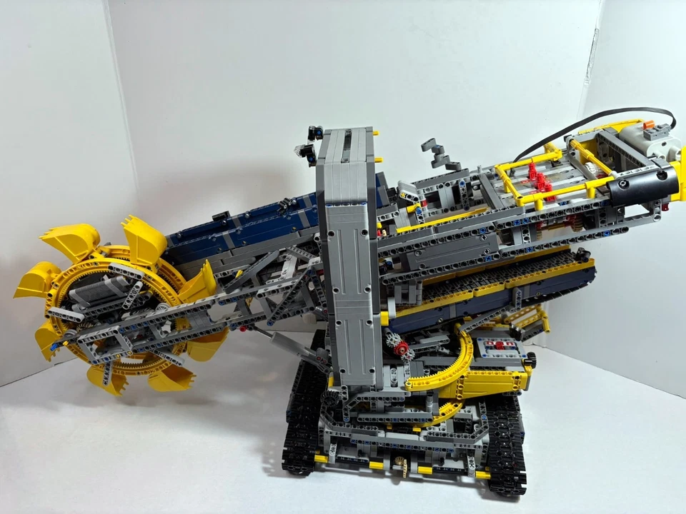 Lego Technic: Model: Construction:  Bucket Wheel Excavator 42055 (2016) see desc - Image 1 of 4