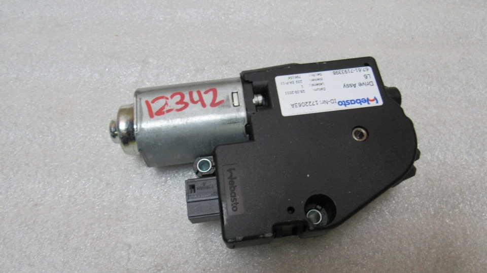2009-2013 BMW E90 E92 M3 & 335i 330i 328i 325i SUNROOF MOTOR UNIT OEM A10272 B47 - Image 1 of 4