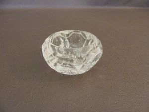 Vintage Round Pressed Glass Salt Dip/Salt Cellar - Picture 1 of 5