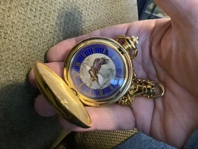 Franklin Mint Bald Eagle Reloj Bolsillo Nuevo Batería Cadena Tono Dorado Preciso Foto 1 de 4