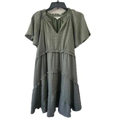 Vestido para mujer Entro con volantes en capas pequeño verde oliva cuello en V manga corta Foto 1 de 4