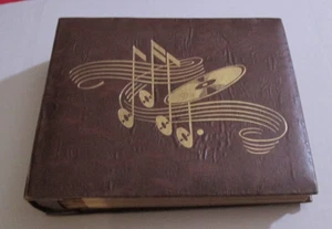 UNIQUE BROWN MUSIC NOTES 45RPM Binder Record Holder With 18 Sleeves clean index - Imagen 1 de 6