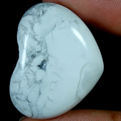 Piedras preciosas sueltas cabujón corazón howlita 100 % natural 62,15 quilates 25 x 32 x 08 mm Foto 1 de 3