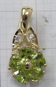 PE086- Genuine 9K Gold Natural Peridot & Diamond Heart Blossom Drop Pendant - Picture 1 of 1