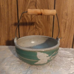 Stoneware Bail handle bowl signed small, miniature, green, tan and grey - Picture 1 of 10