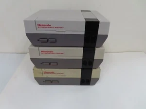 DEFEKTES KONVOLUT - NINTENDO NES VIDEO SYSTEME KONSOLEN TEILE REPARATUR NES-001 - Bild 1 von 4