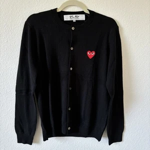 COMME DES GARCONS Play Cardigan Pullover rot Herz Patch Knopfleiste Damen XL - Bild 1 von 7