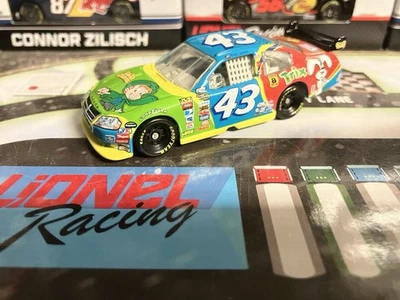 Bobby LaBonte 2008 #43 General Mills 1:64 NASCAR diecast Foto 1 de 2