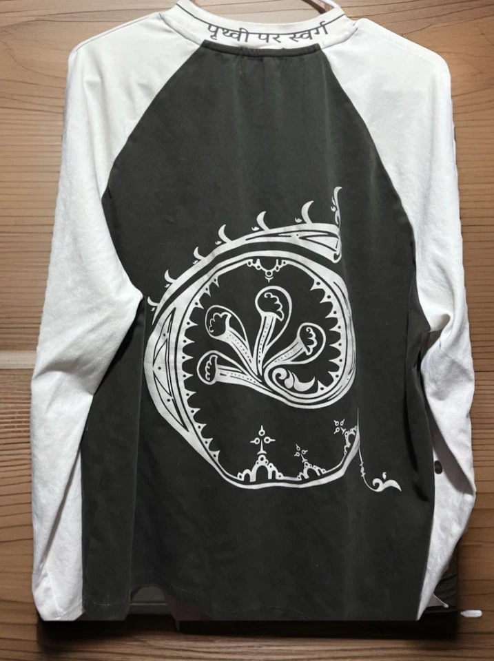 Erehwon Reincarnation Lg Raglan Long Sleeve Green Cream Paisley Hindi Large Used - Image 1 of 4