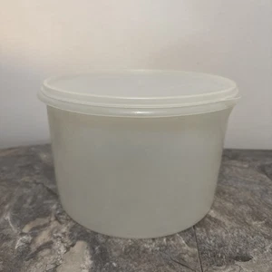 VTG Tupperware 5 Quart Container with Z Lid ~ #267-3 & #230-4 (6” Tall) GUC - Picture 1 of 4
