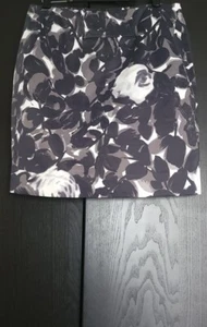 MARNI Gray Black White Abstract Floral Print Back Zip Straight Skirt  - Picture 1 of 6